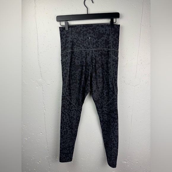 Old Navy Maternity Full-Panel PowerSoft Side Pocket 7/8 Length Legging Leopard S - Picture 6 of 8